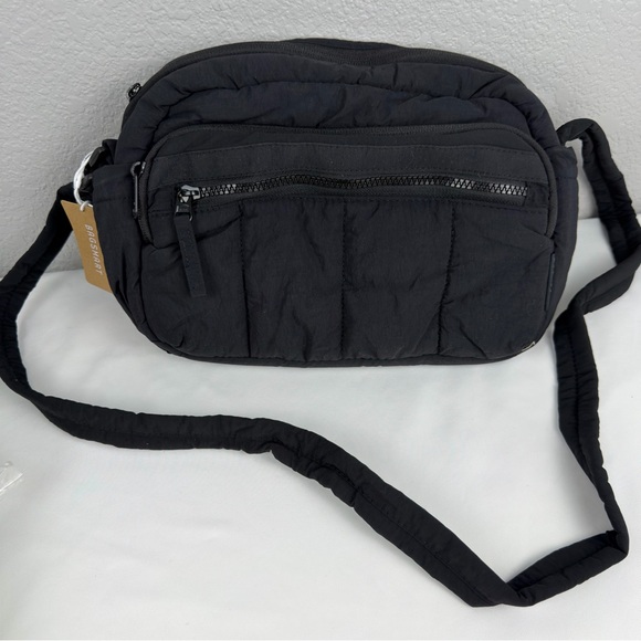 NWT Black Quilted Crossbody Bag - Picture 3 of 7